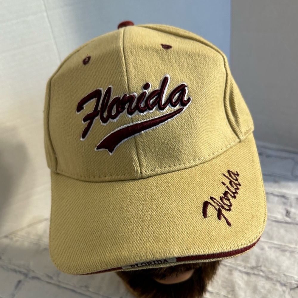 DNLA SPORT MEN’S TAN/BURGUNDY FLORIDA LOGO ADJUSTABLE BASEBALL CAP O/S